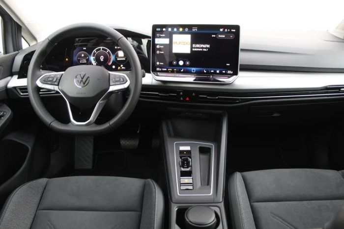 VW Golf Noul Golf Advanced 2.0 TDI DSG