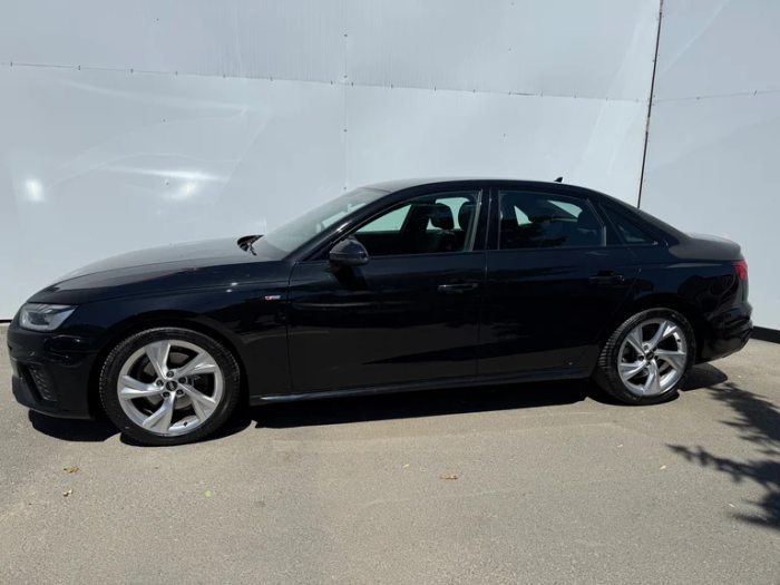 Audi A4 Limousine S line
