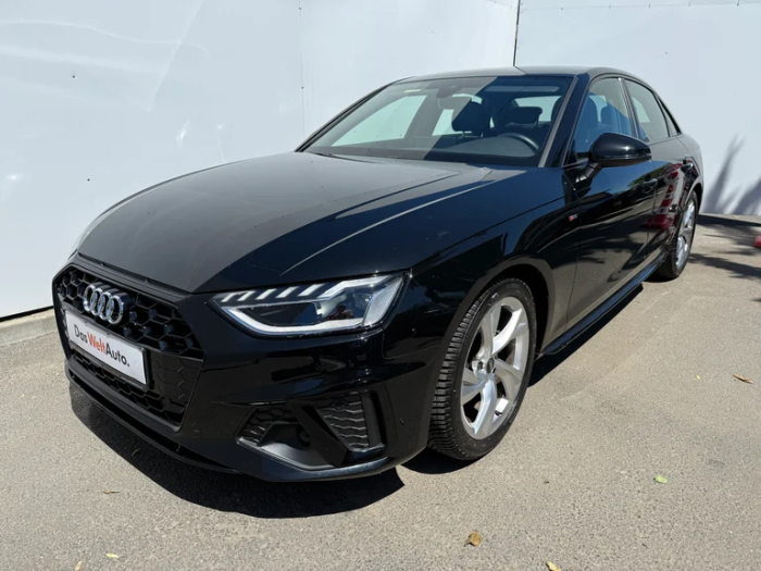 Audi A4 Limousine S line